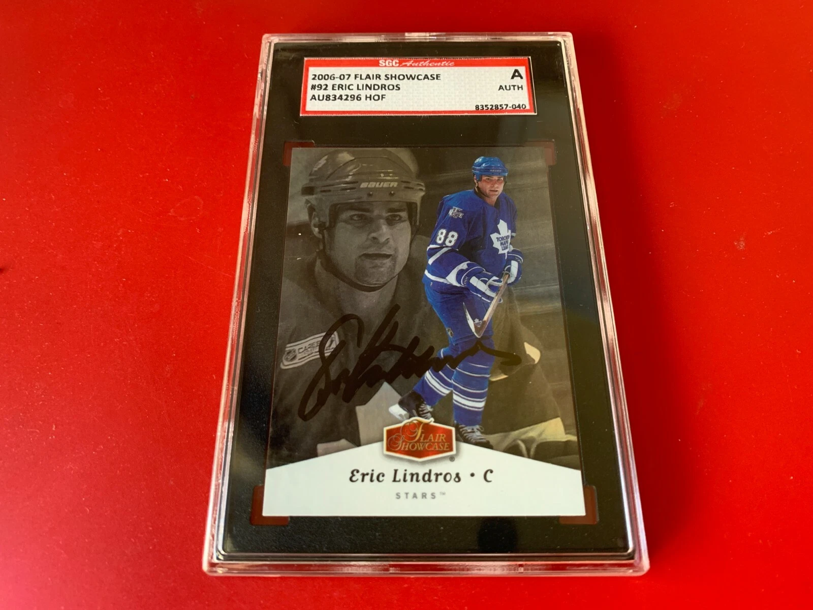 Eric Lindros HOF 2006-07 Flair Showcase Card Signed Auto SGC Certified