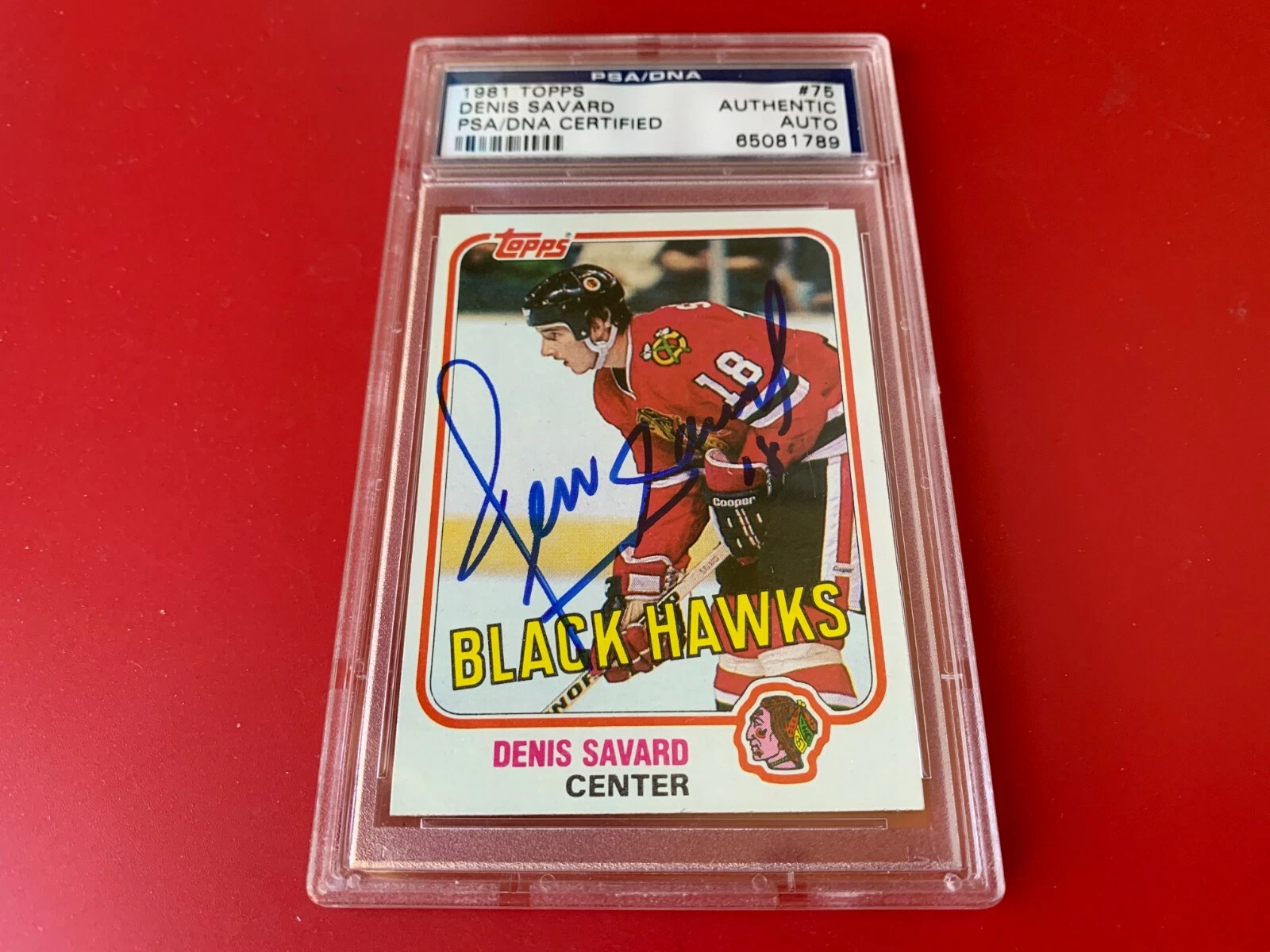 Darryl Sutter Blackhawks 1981 Topps Signed Auto PSA/DNA ENCAPSULATED