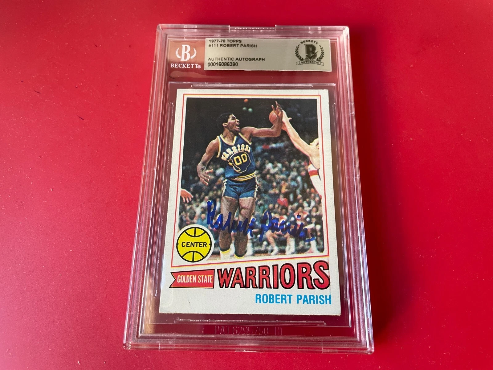 Robert Parish Celtics HOF 1977-78 Topps NBA Rookie Card Signed Auto BAS Slabbed