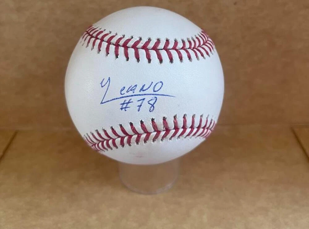 YENNIER CANO ORIOLES SIGNED AUTOGRAPHED M.L. BASEBALL BECKETT AUTH COLLECTIBLE MEMORABILIA