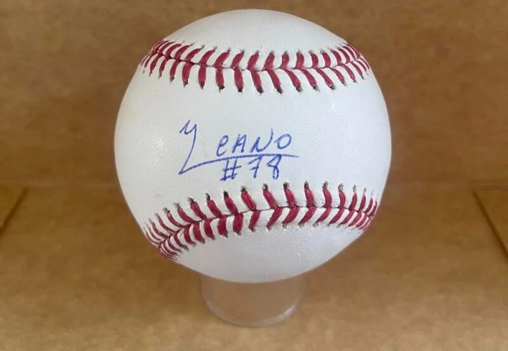 YENNIER CANO ORIOLES SIGNED AUTOGRAPHED M.L. BASEBALL BECKETT AUTH COLLECTIBLE MEMORABILIA