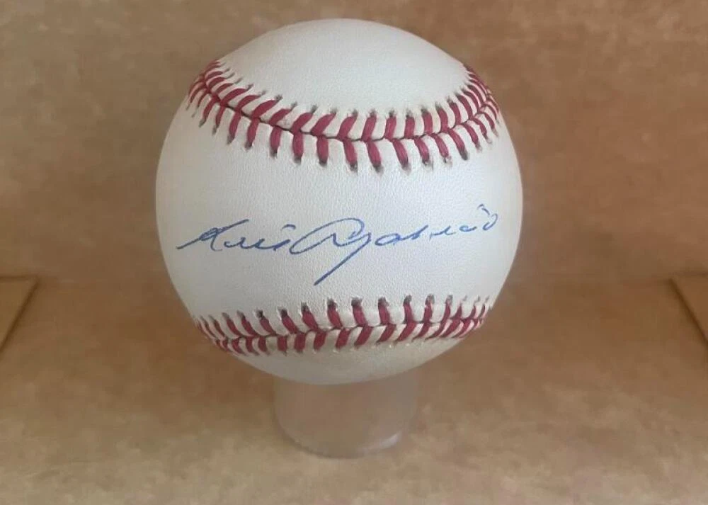 LUIS APARICIO ORIOLES/WHITE SOX SIGNED AUTOGRAPHED A.L. BASEBALL BECKETT AUTH