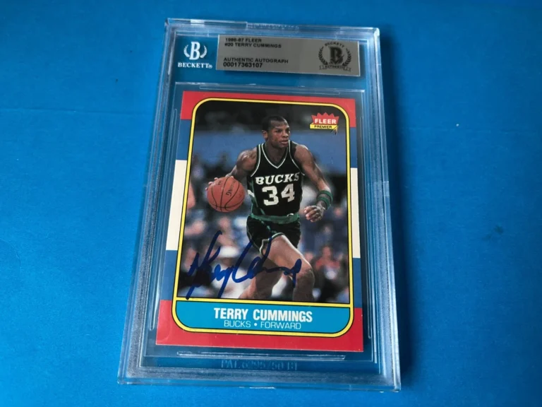 Terry Cummings Bucks 1986 NBA Fleer Card Signed Auto Beckett BAS Slabbed