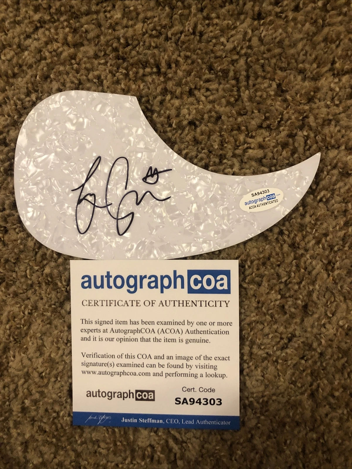 LIZ COOPER STAMPEDE SIGNED AUTOGRAPH ACOUSTIC PICKGUARD GUITAR ACOA COA