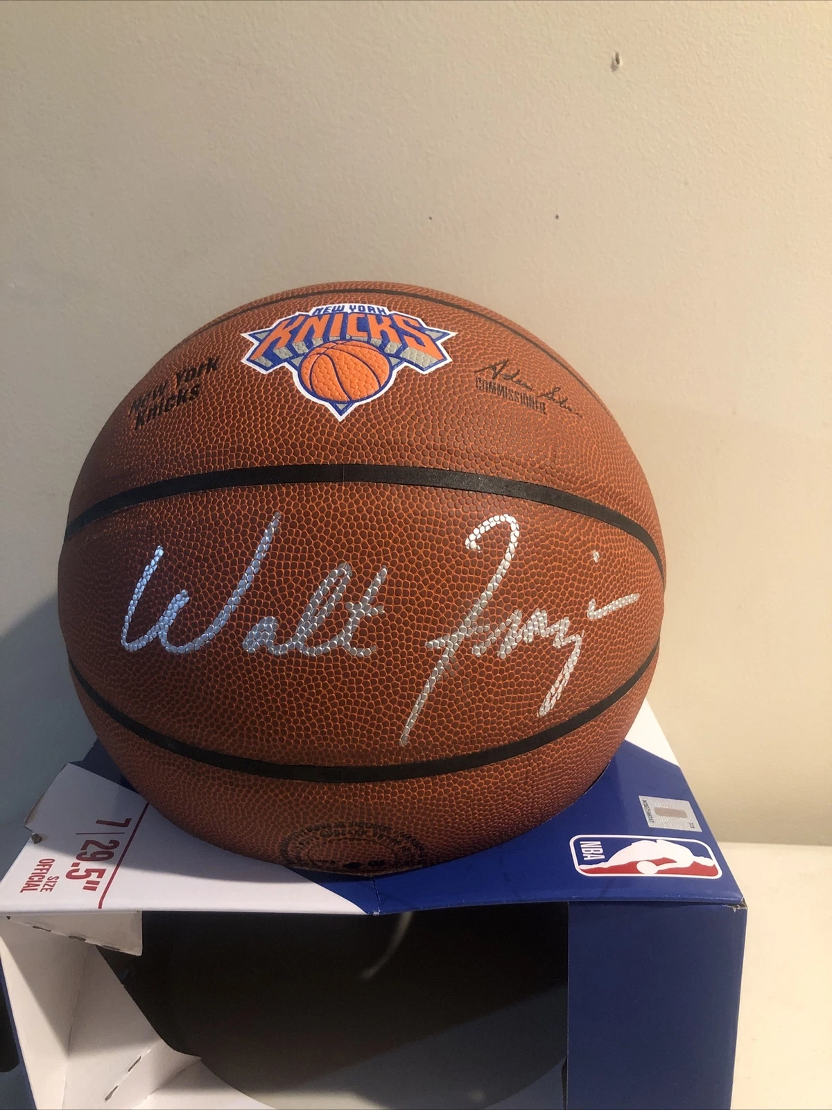 NEW YORK KNICKS- WALT FRAZIER SIGNED AUTOGRAPH LOGO BASKETBALL TRISTAR COA