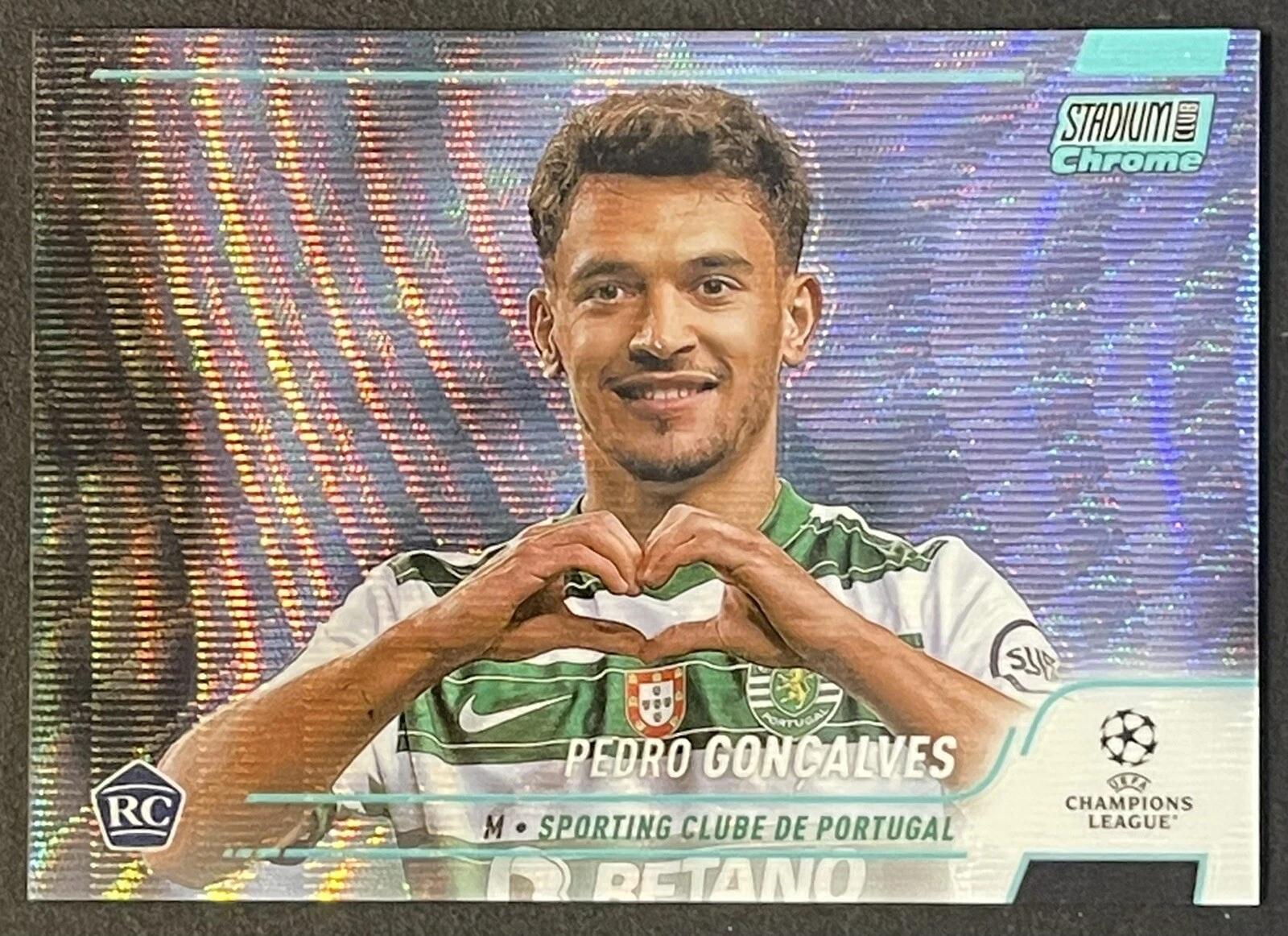 2021-22 Topps Stadium Club Chrome UEFA Pedro Goncalves Rookie Aqua Wave /250