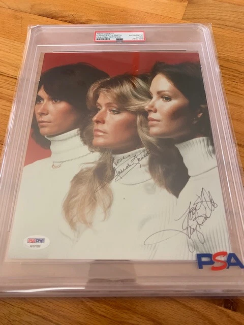 FARRAH FAWCETT+JACLYN SMITH SIGNED 8x10 PHOTO     CHARLIE'S ANGELS   PSA SLABBED