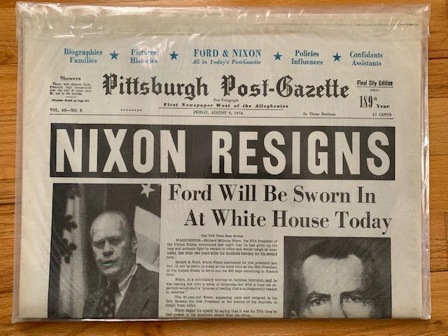 RICHARD NIXON RESIGNS LOT OF 2 PITTSBURGH GAZETTE NEWSPAPERS FROM SMITHSONIAN
