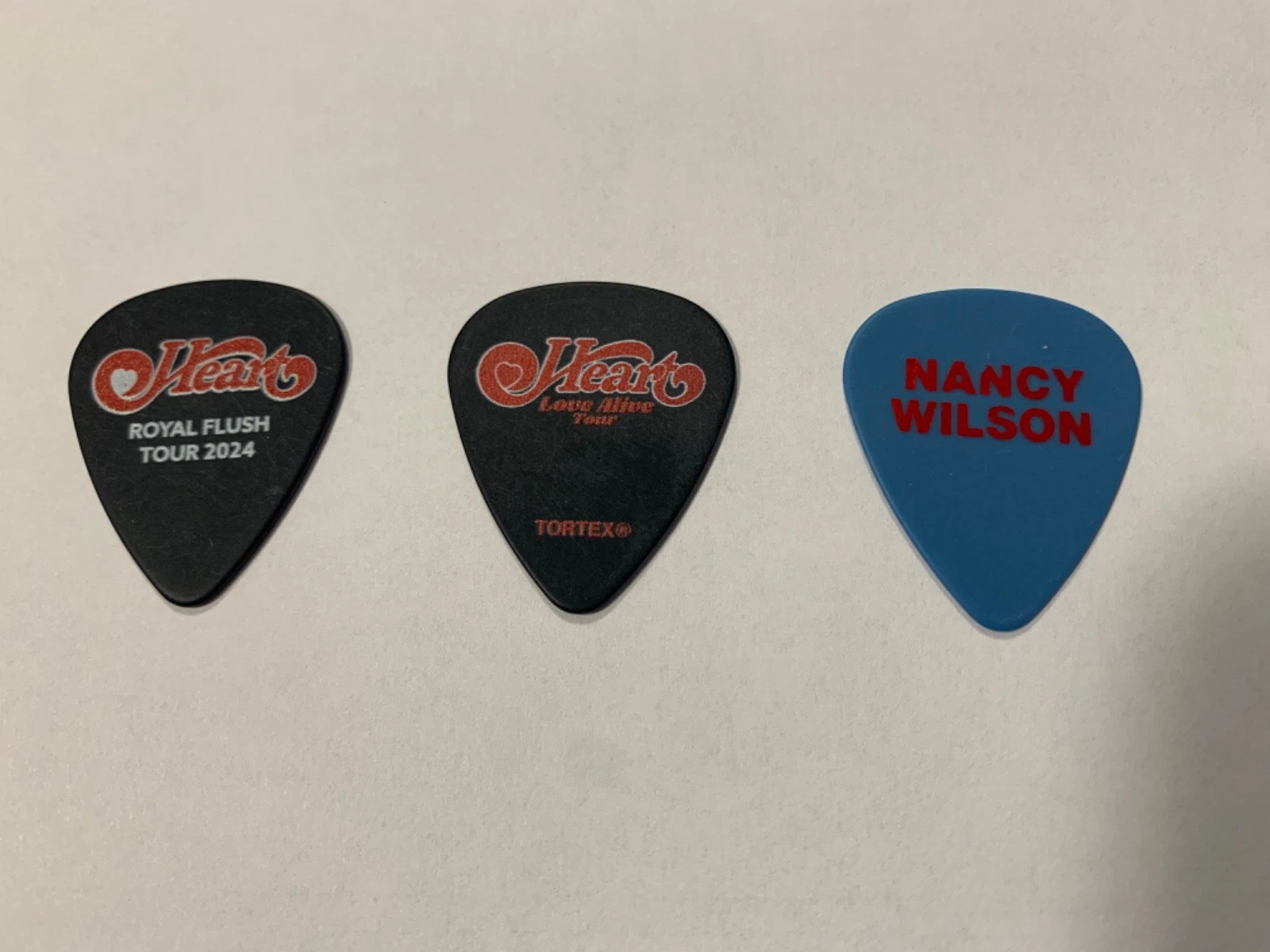 NANCY WILSON LOT OF 3 SIGNATURE GUITAR PICKS   PERSONAL+2 TOUR   HEART GUITARIST
