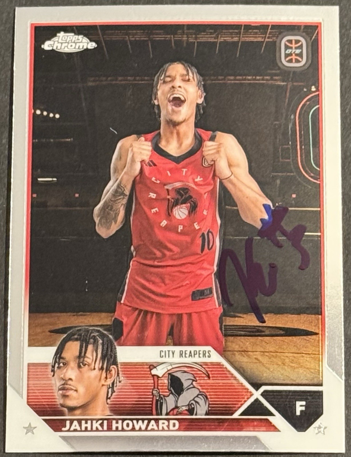 Jahki Howard Signed 2024 Topps Chrome Rookie Card Auburn Tigers Beckett Coa