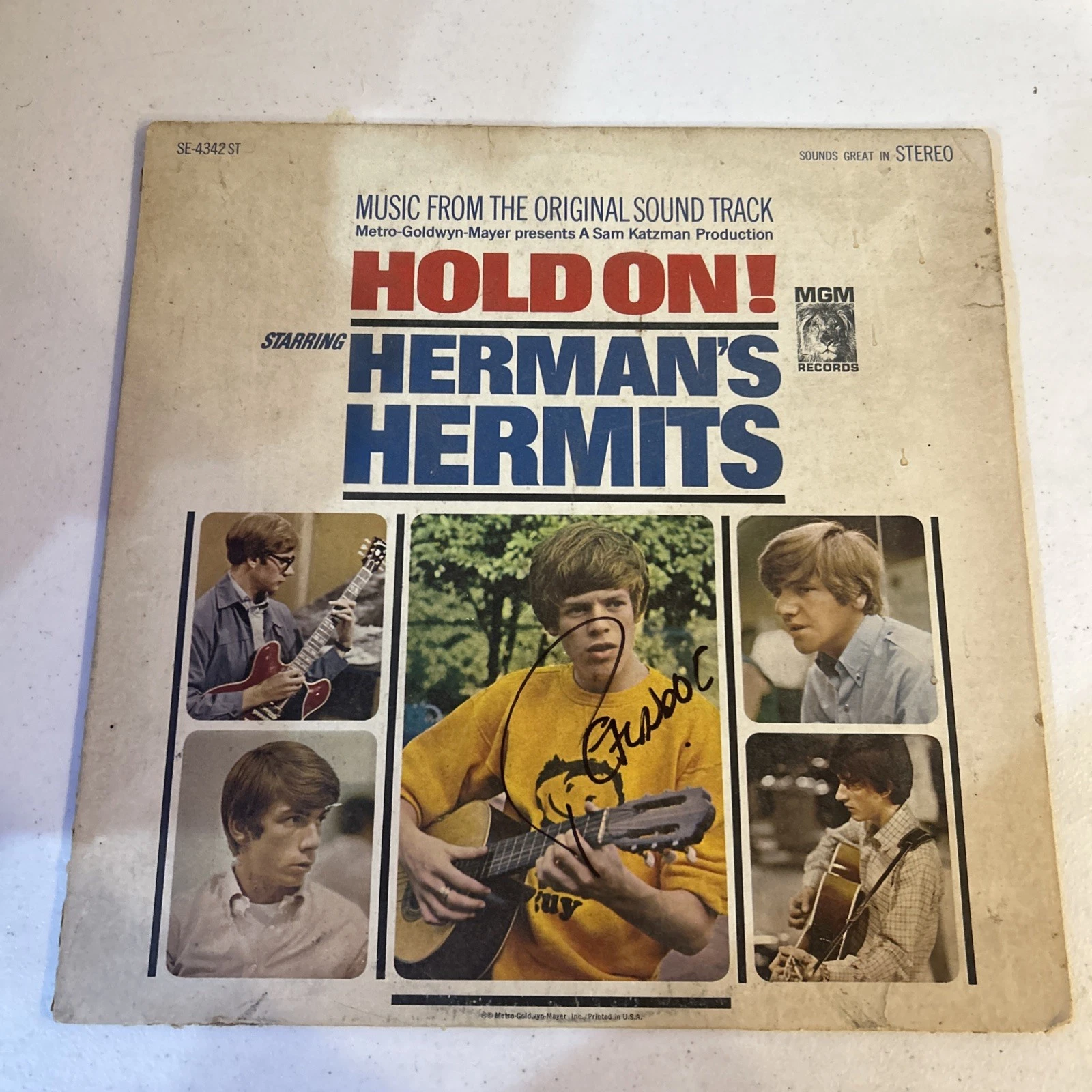 PETER NOONE HERMANS HERMITS SIGNED AUTOGRAPH VINYL ALBUM RECORD ACOA COA