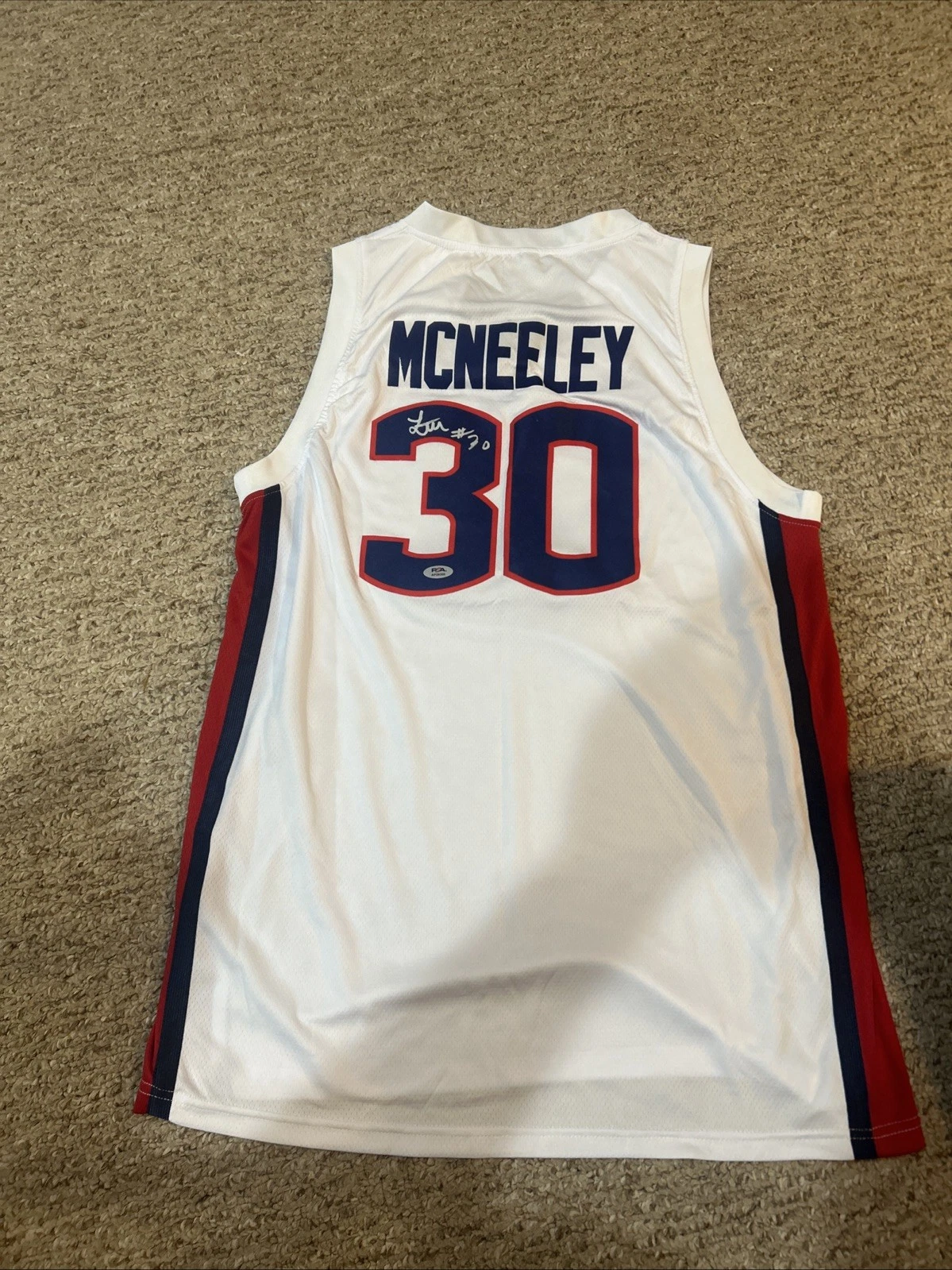 UCONN HUSKIES- LIAM MCNEELEY SIGNED AUTOGRAPH JERSEY PSA COA BASKETBALL COLLECTIBLE MEMORABILIA