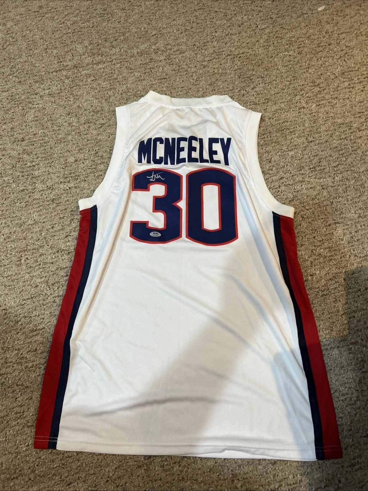UCONN HUSKIES- LIAM MCNEELEY SIGNED AUTOGRAPH JERSEY PSA COA BASKETBALL COLLECTIBLE MEMORABILIA