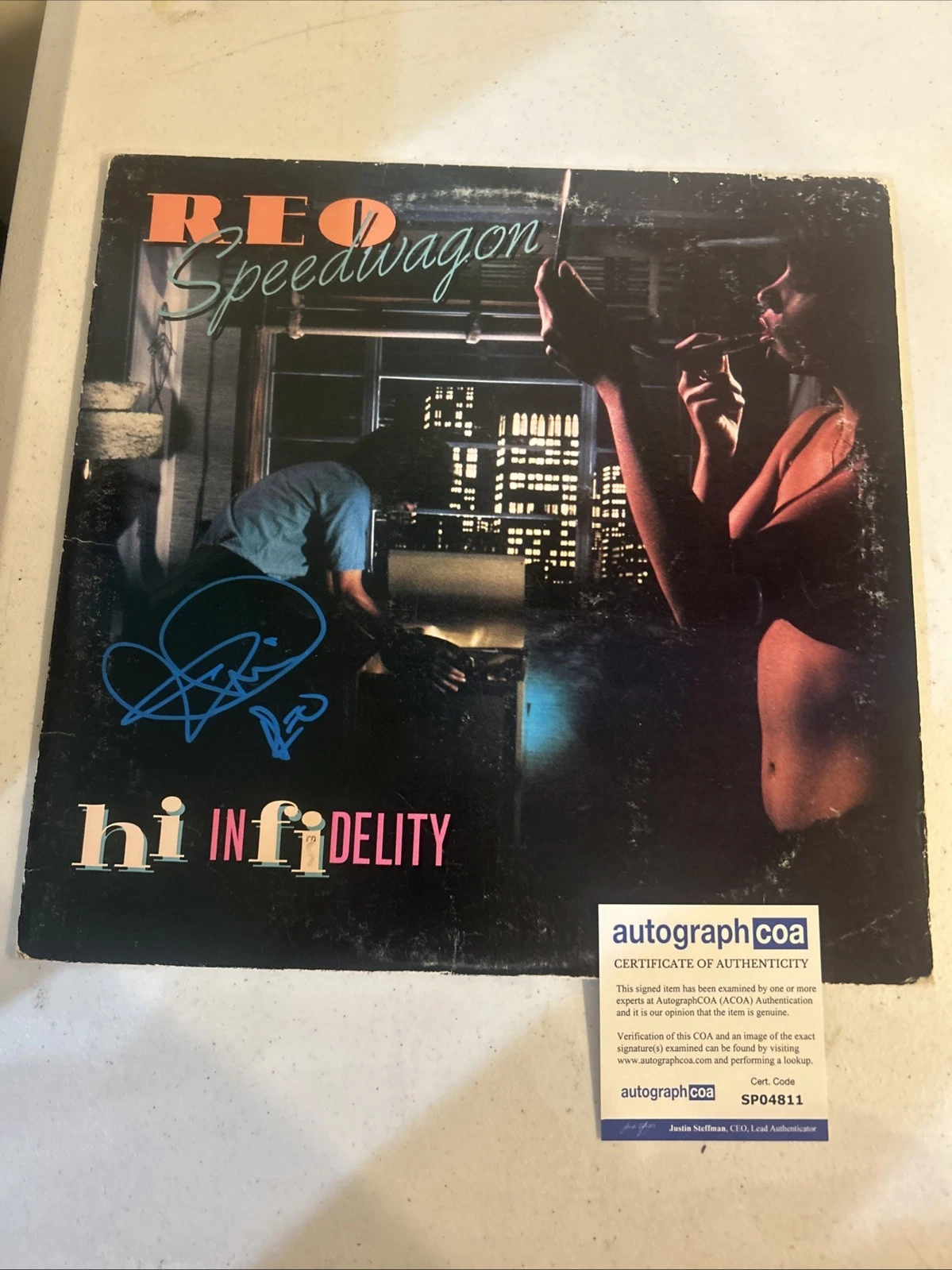 KEVIN CRONIN REO SPEEDWAGON SIGNED AUTOGRAPH VINYL ALBUM ACOA HI INFIDELITY LP