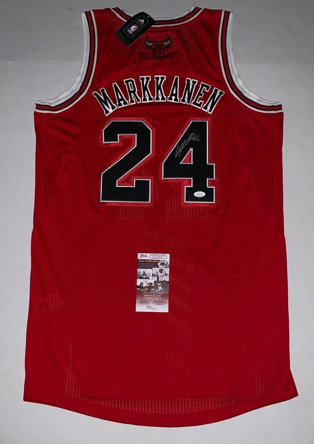 Lauri Markkanen signed Red Chicago Bulls Adidas Authentic jersey JSA