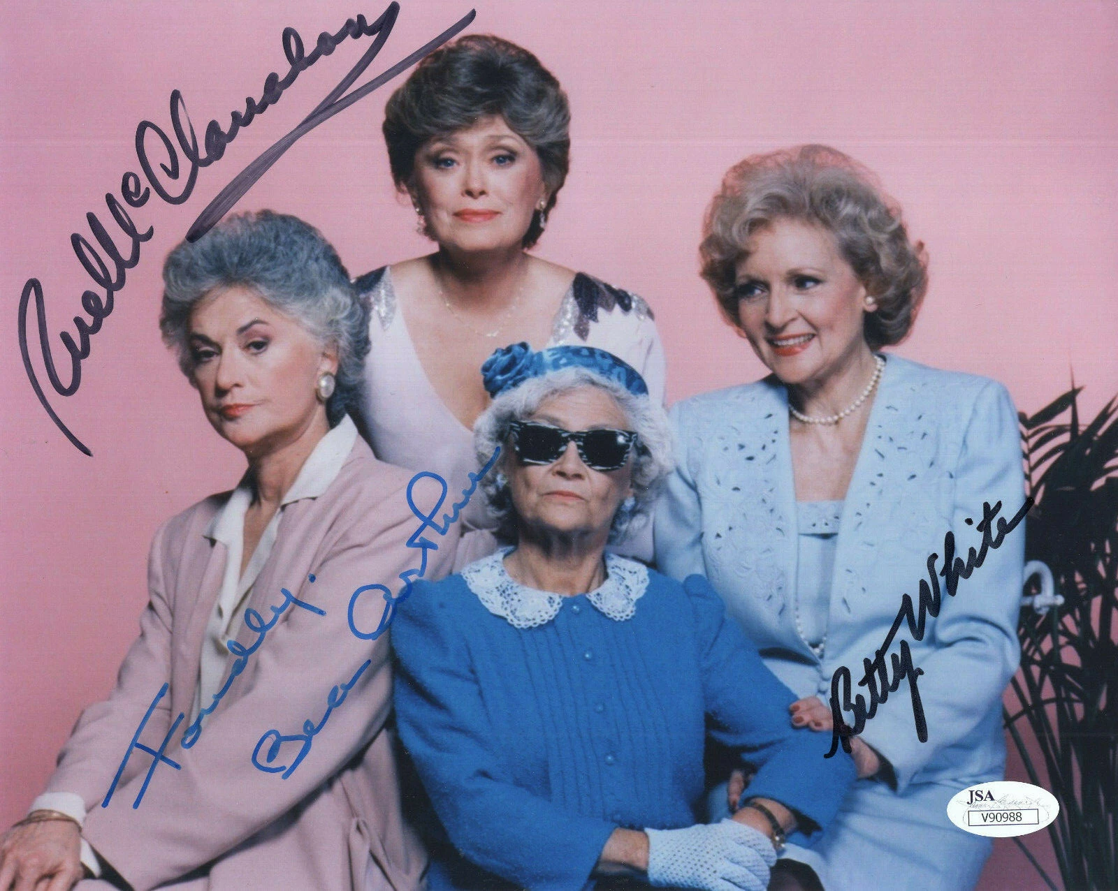 GOLDEN GIR:S HAND SIGNED 8x10 COLOR CAST PHOTO     SIGND BY BETTY+BEA+RUE    JSA