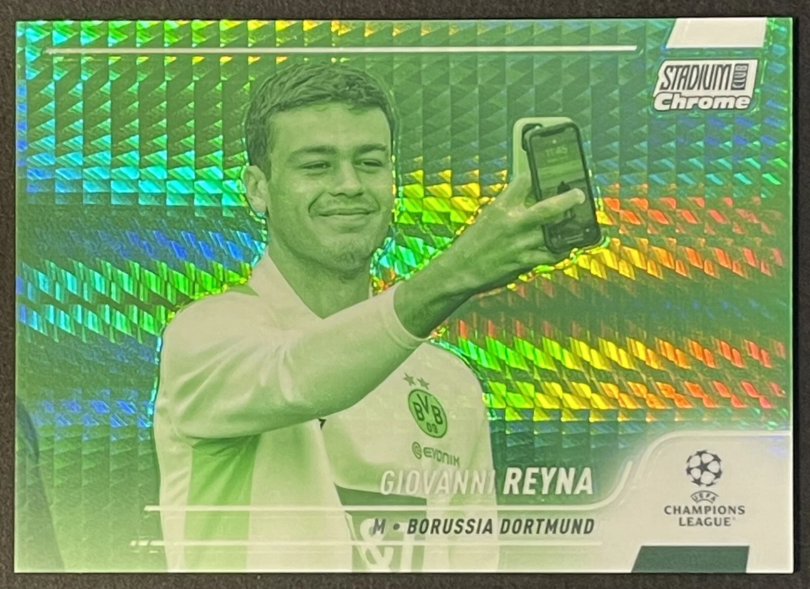 2021-22 Stadium Club Chrome 78 Giovanni Reyna Night Vision Prism Refractor #/175