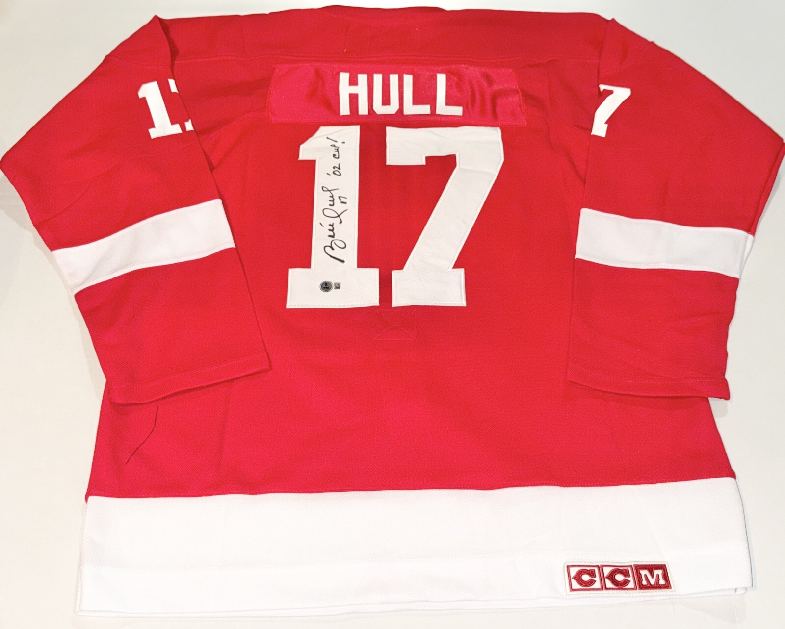 Brett Hull signed Detroit Red Wings jersey W/ 02 Cup Inscription Beckett Witness