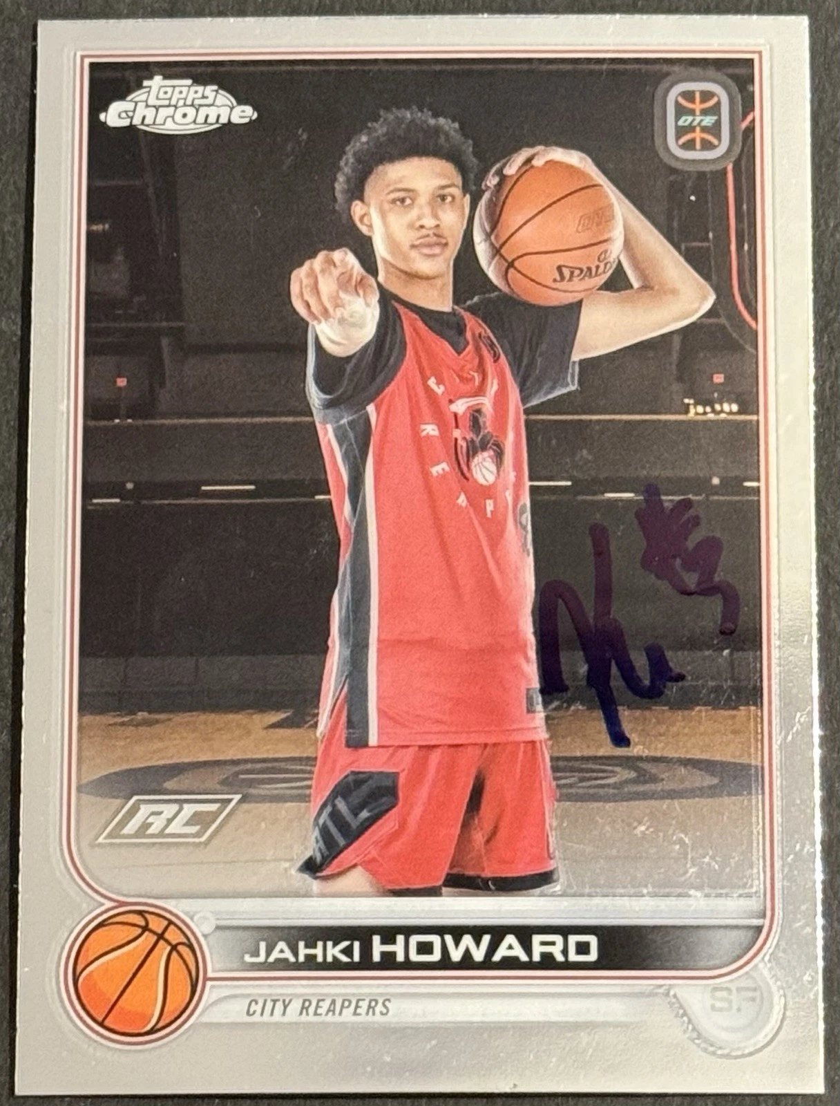 Jahki Howard Signed 2024 Topps Chrome Rookie Card Auburn Tigers Beckett Coa