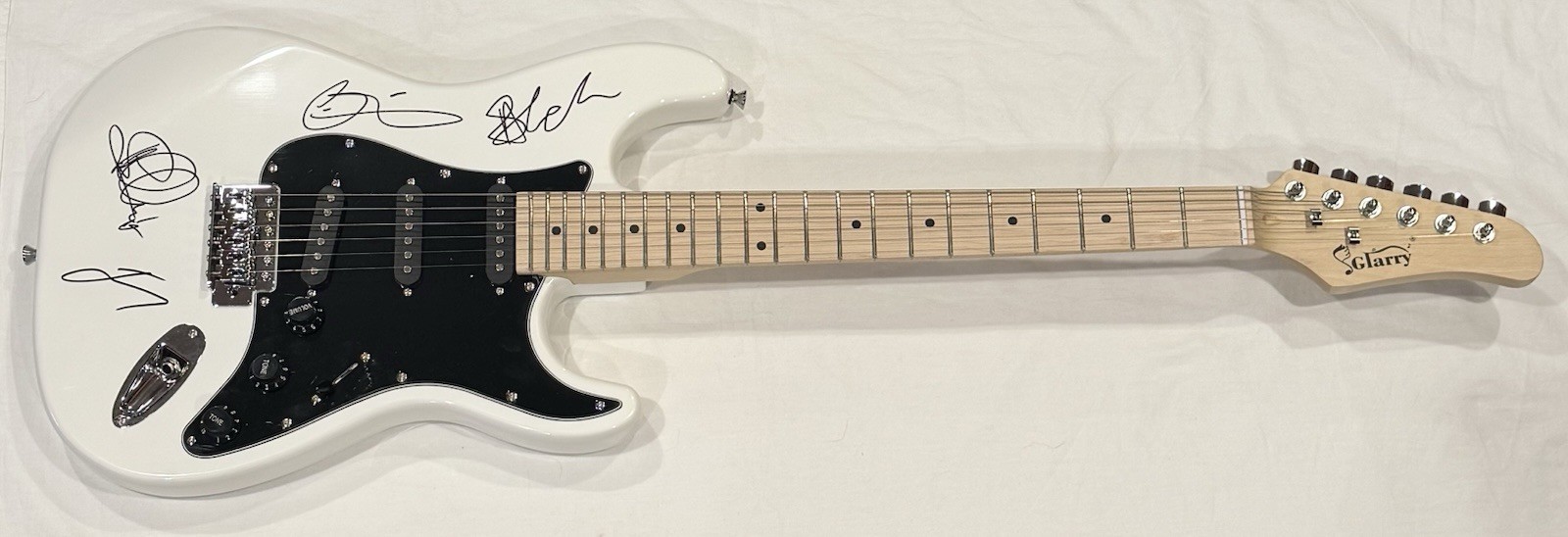 The Struts Signed Autographed Guitar On Body Pretty Vicious PSA/DNA COA Luke +3