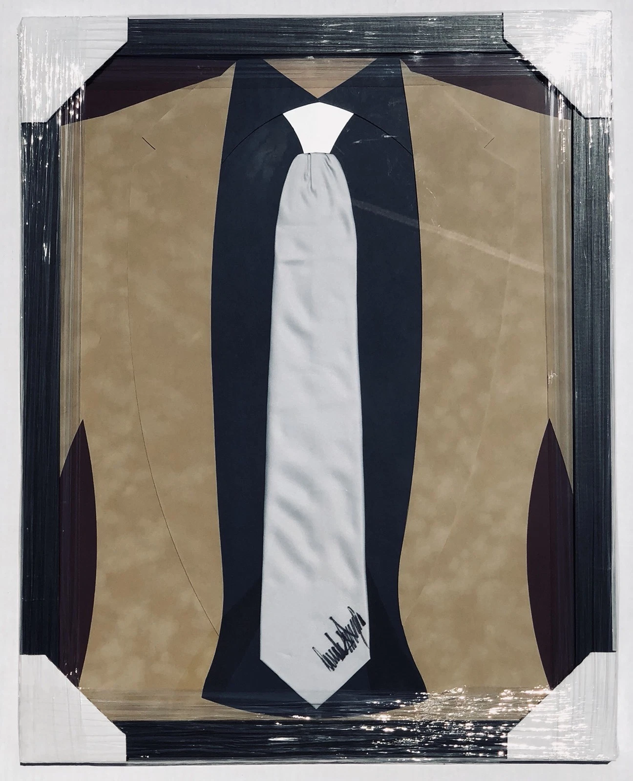 JSA 45th US President DONALD TRUMP Signed Autographed FRAMED Tie FULL SIGNATURE