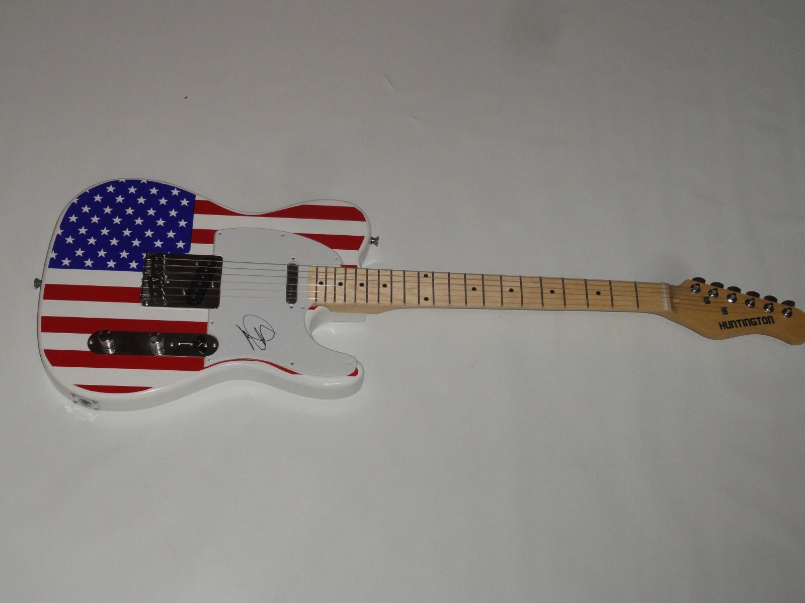 MICHAEL ANTHONY SIGNED USA FLAG ELECTRIC GUITAR VAN HALEN PROOF JSA COA