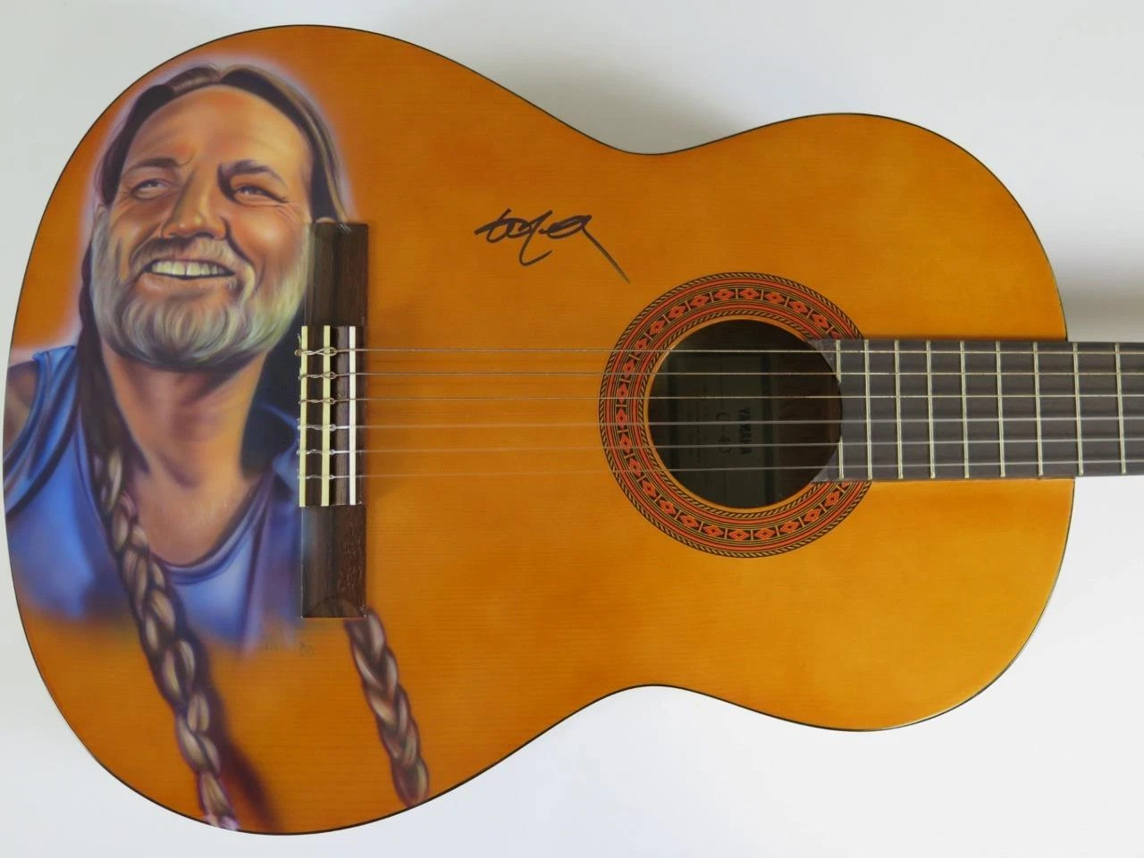 WILLIE NELSON SIGNED AUTOGRAPH AUTO YAMAHA ACOUSTIC CLASSICAL GUITAR JSA BAS COLLECTIBLE MEMORABILIA