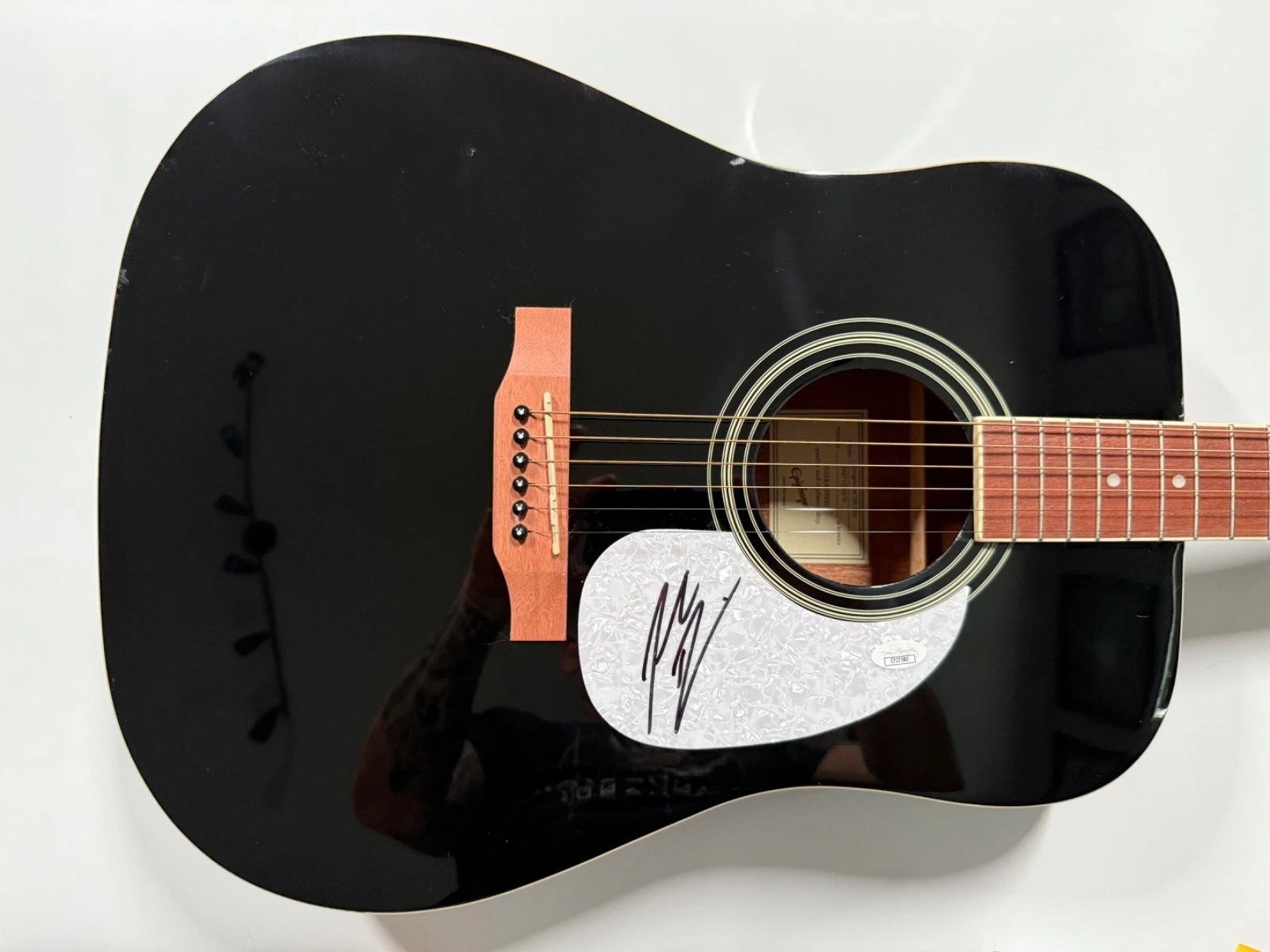 Jordan Davis JSA Autograph Signed Guitar Epiphone Acoustic