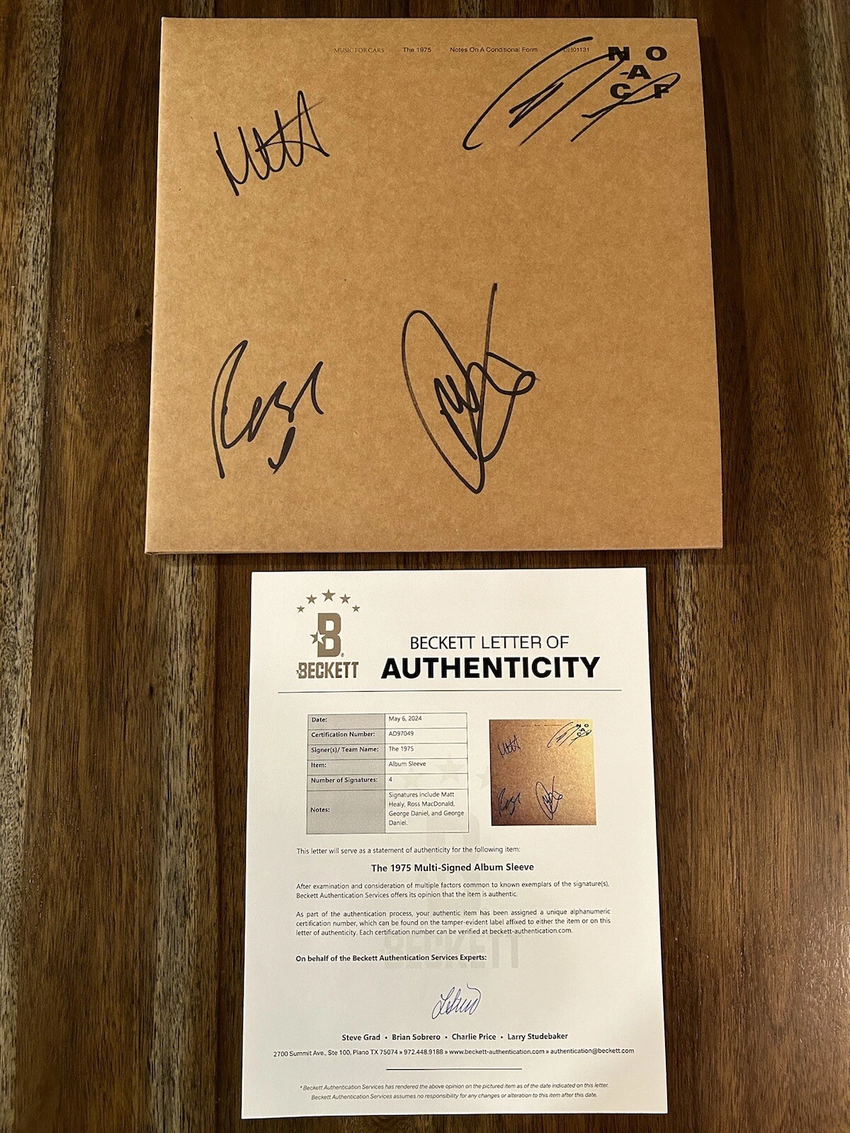 ‘The 1975’ Full Band Signed Vinyl Album Matt Healy ‘Notes On A’ Beckett LOA