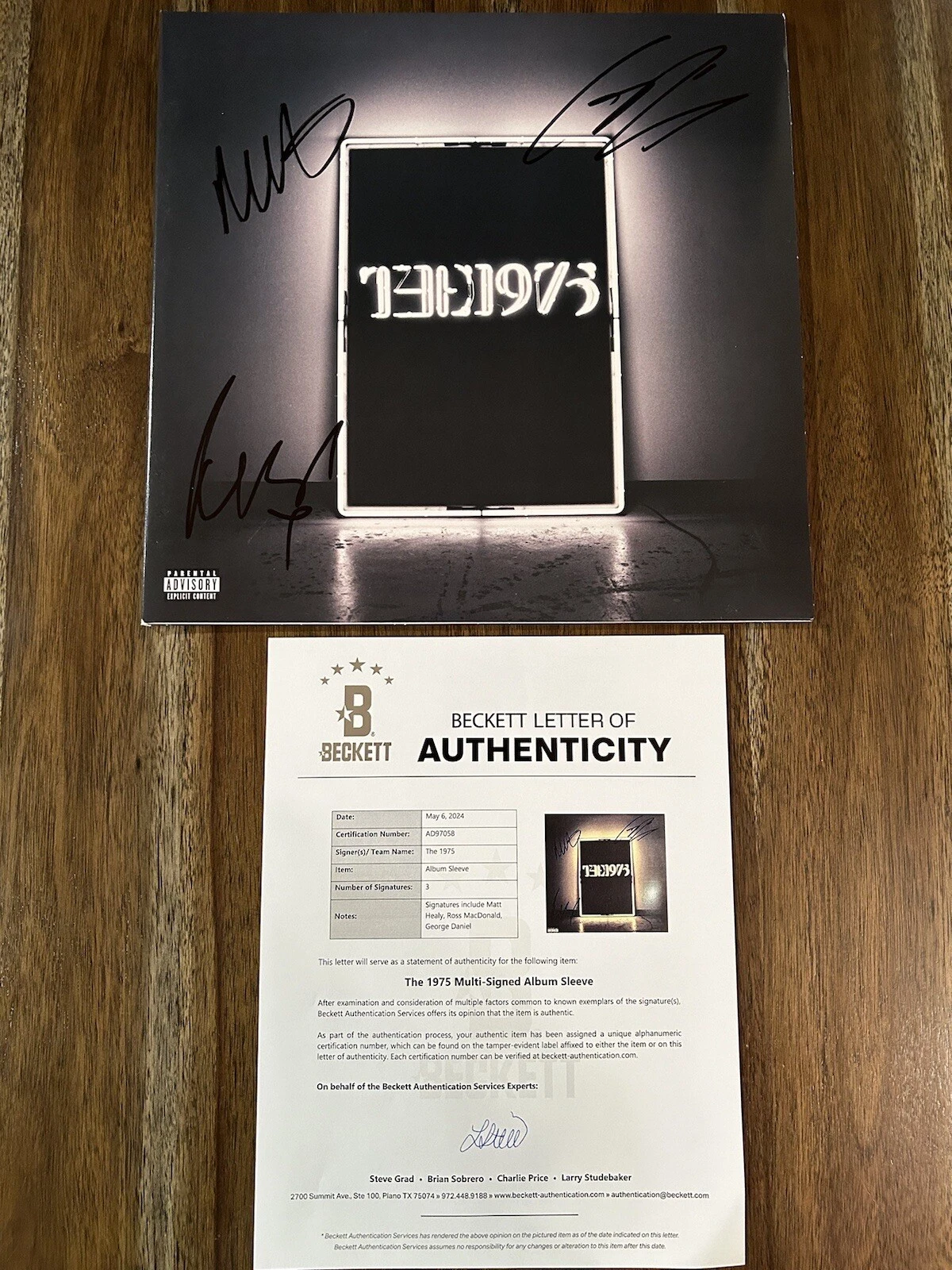 ‘The 1975’ Band Signed Vinyl Album Matt Healy ‘Self Titled’ Beckett LOA PROOF