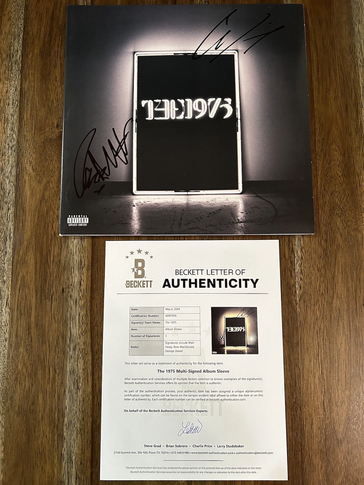 ‘The 1975’ Band Signed Vinyl Album Matt Healy ‘Self Titled’ Beckett LOA PROOF