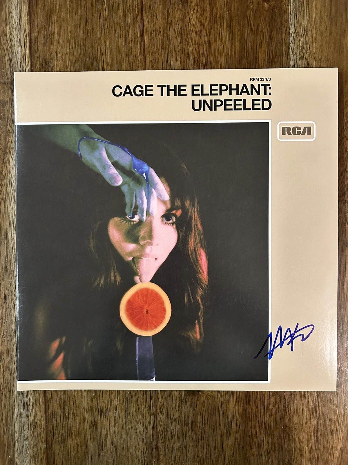 Matt Shultz ‘Cage The Elephant’ Signed Vinyl Album ‘Unpeeled’ Beckett