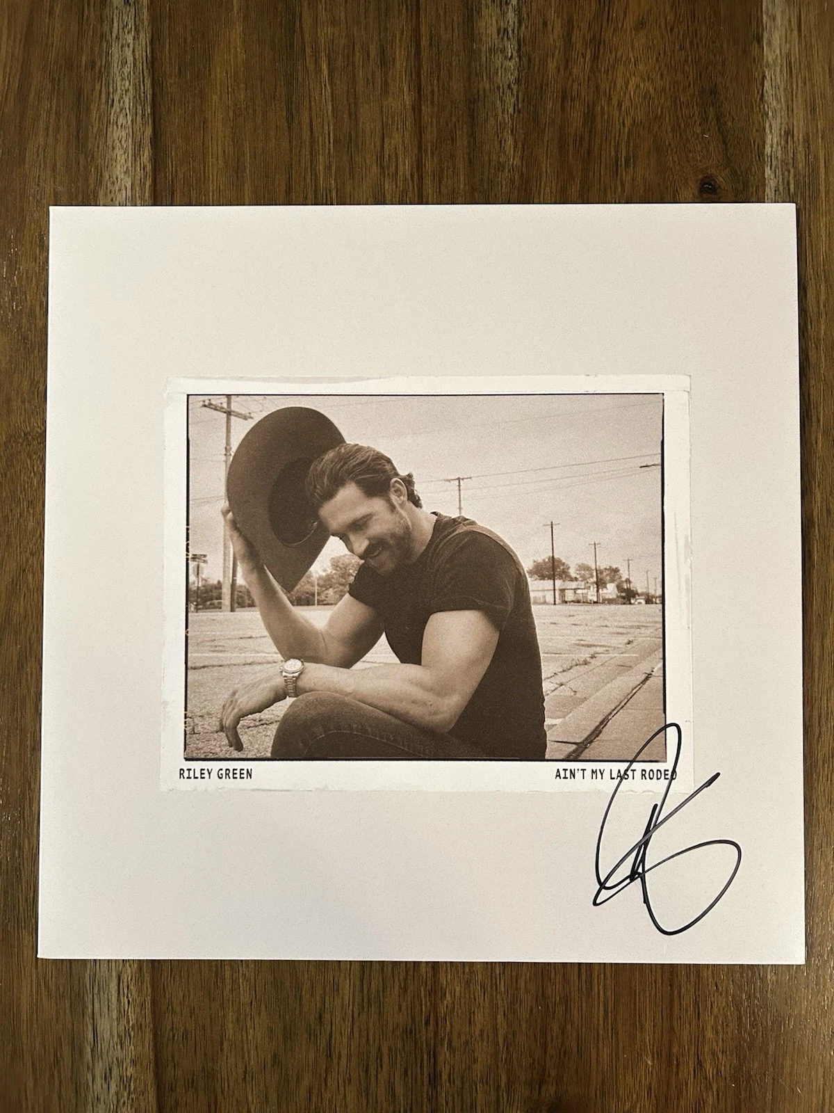 ‘Riley Green’ Signed Vinyl Album ‘Ain’t My Last Rodeo’ Beckett Certified