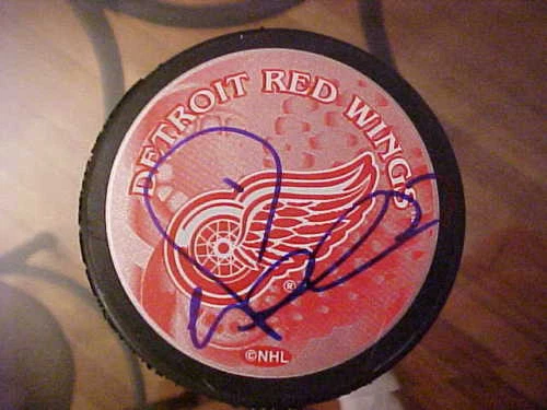DETROIT RED WINGS VALTTERI FILPPULA SIGNED PUCK