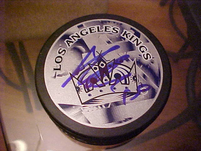 LOS ANGELES KINGS DUSTIN PENNER SIGNED HOCKEY PUCK
