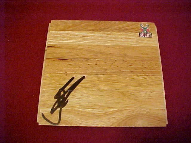 MILWAUKEE BUCKS ANDREW BOGUT SIGNED FLOOR TILE RARE LOOK