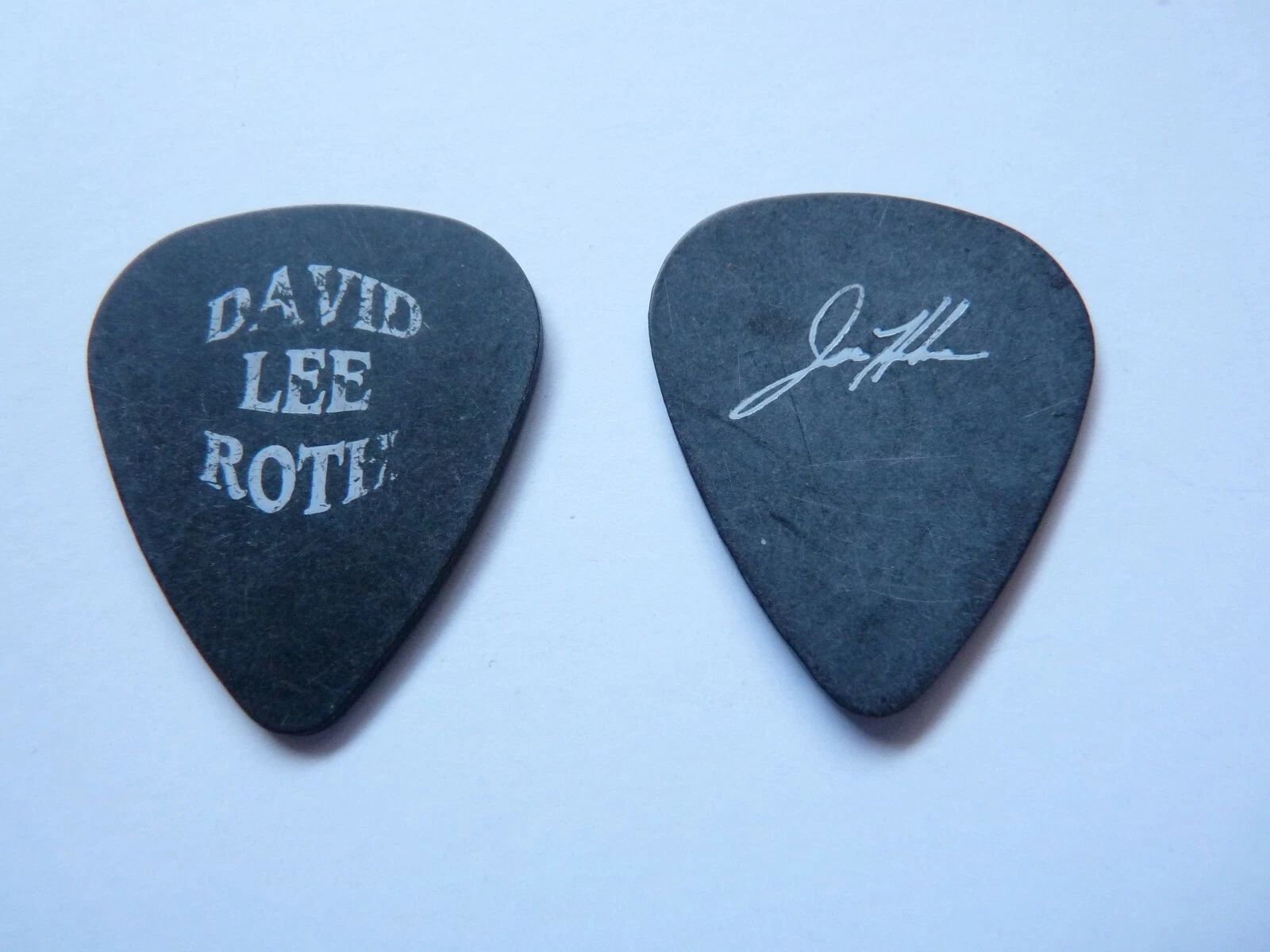 JOE HOLMES DAVID LEE ROTH BAND WHITE ON BLACK TOUR ISSUED GUITAR PICK VAN HALEN