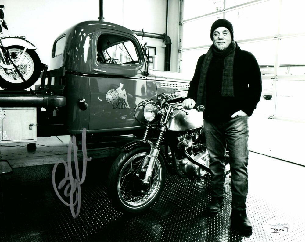 BILLY JOEL SIGNED AUTOGRAPH 8X10 PHOTO - THE STRANGER, PIANO MAN, MUSIC ICON JSA