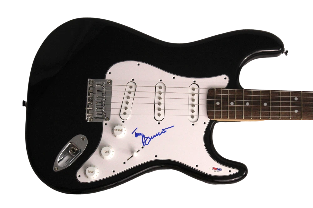 TONY BENNETT SIGNED AUTOGRAPH FULL SIZE B FENDER ELECTRIC GUITAR - RARE!! W/ PSA