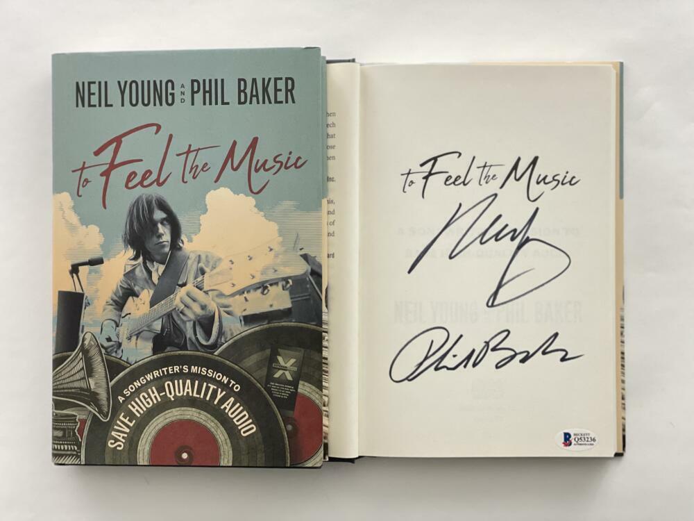 NEIL YOUNG SIGNED AUTOGRAPH 