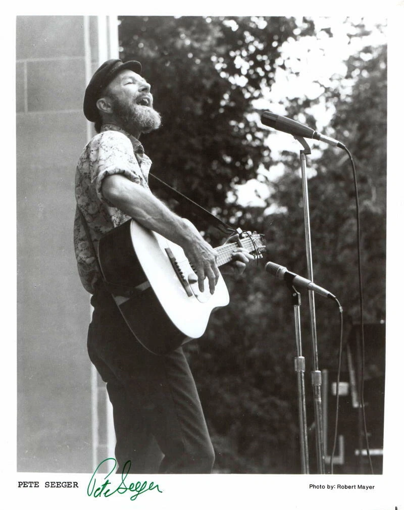 PETE SEGER SIGNED AUTOGRAPH 8X10 PHOTO - FOLK ROCK ICON, VERY RARE W/ JSA LOA