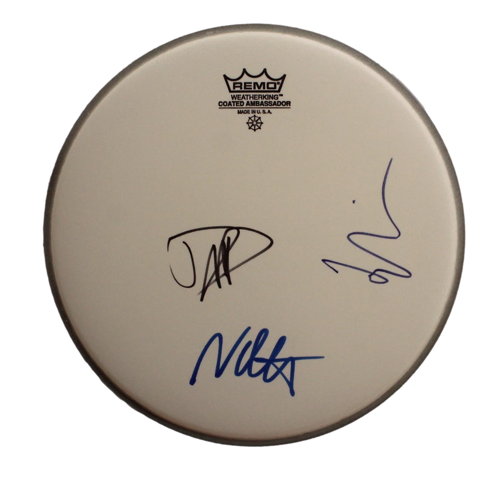 FOO FIGHTERS (X3) SIGNED AUTOGRAPH 10