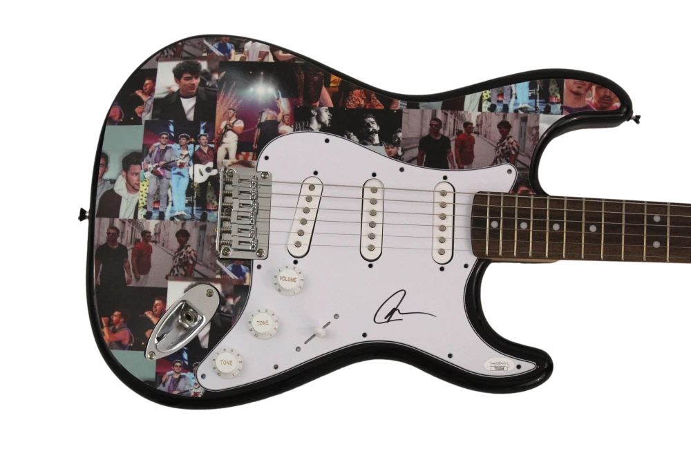 JOE JONAS BROTHERS SIGNED AUTOGRAPH CUSTOM 1/1 FENDER ELECTRIC GUITAR w/ JSA COA