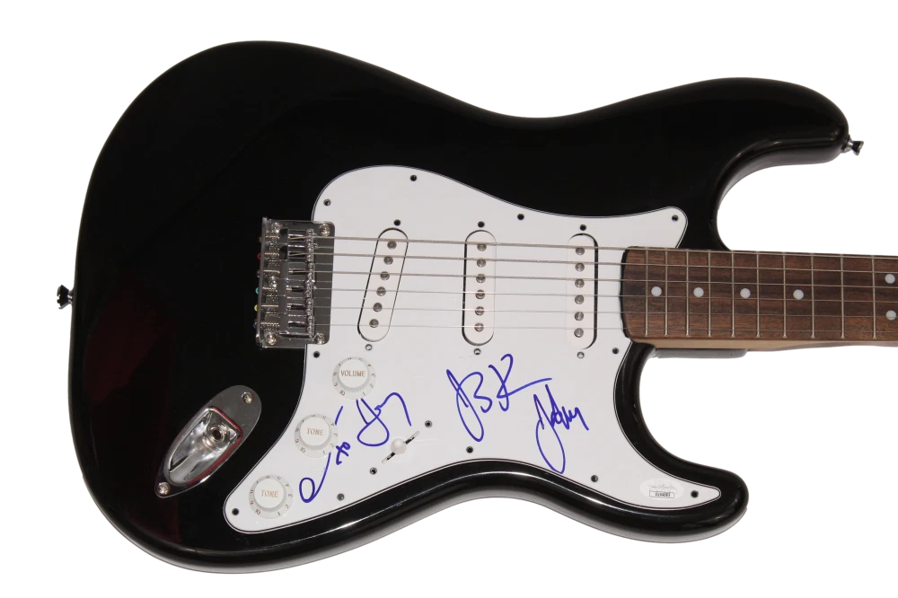 METRIC FULL BAND SIGNED AUTOGRAPH FULL SIZE BLACK FENDER ELECTRIC GUITAR JSA COA