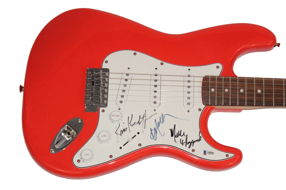 MERLE HAGGARD WILLIE NELSON KRIS KRISTOFFERSON SIGNED AUTOGRAPH FENDER GUITAR