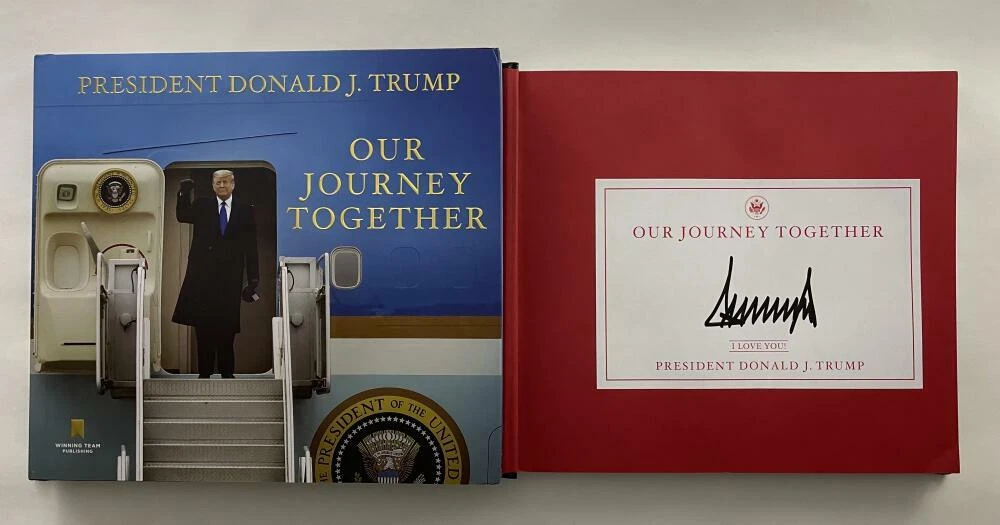 PRESIDENT DONALD TRUMP SIGNED AUTOGRAPH 