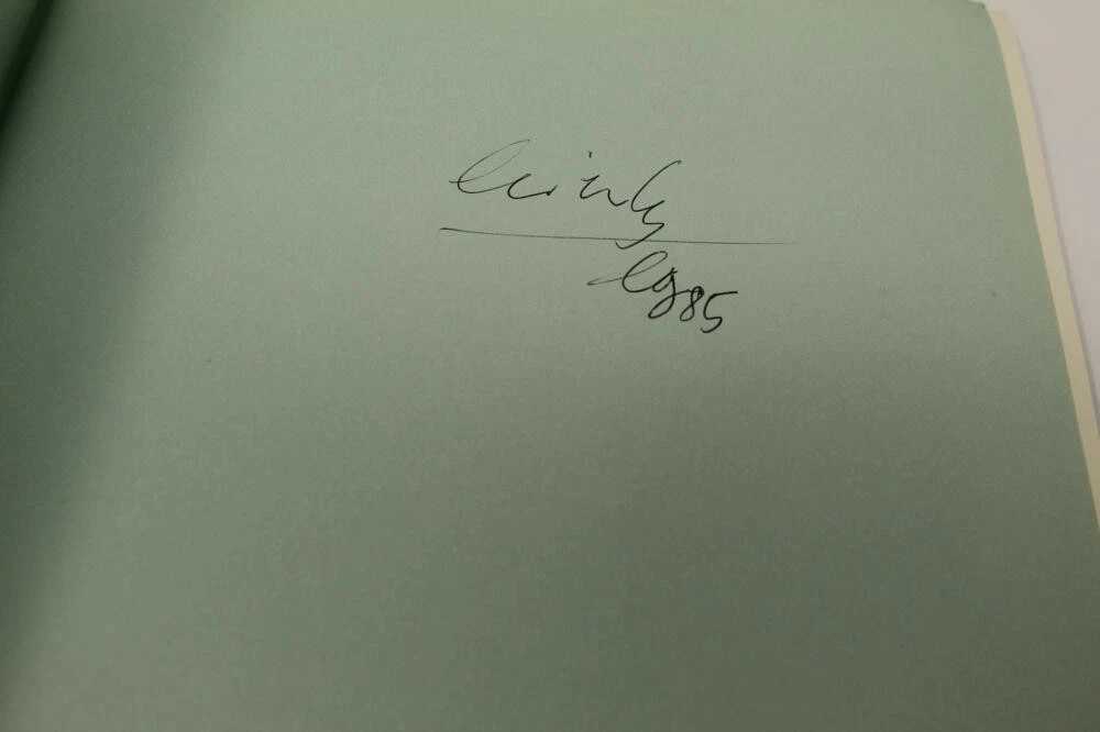 DALE CHIHULY SIGNED AUTOGRAPH BOOK - LEGENDARY GLASS ARTIST, SCULPTOR, VERY RARE