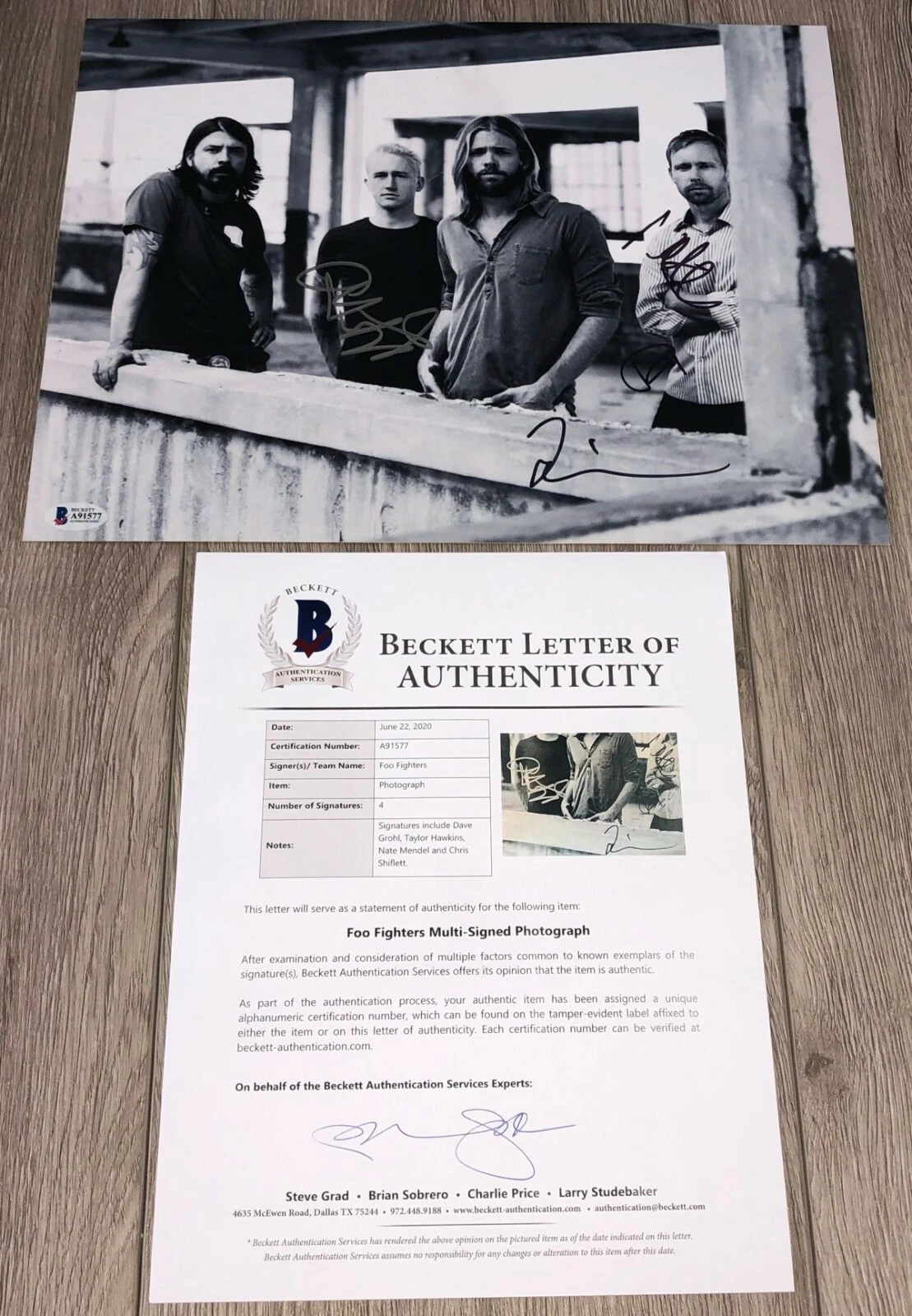 FOO FIGHTERS SIGNED 11x14 PHOTO TAYLOR HAWKINS DAVE GROHL +2 w/PROOF BECKETT COA