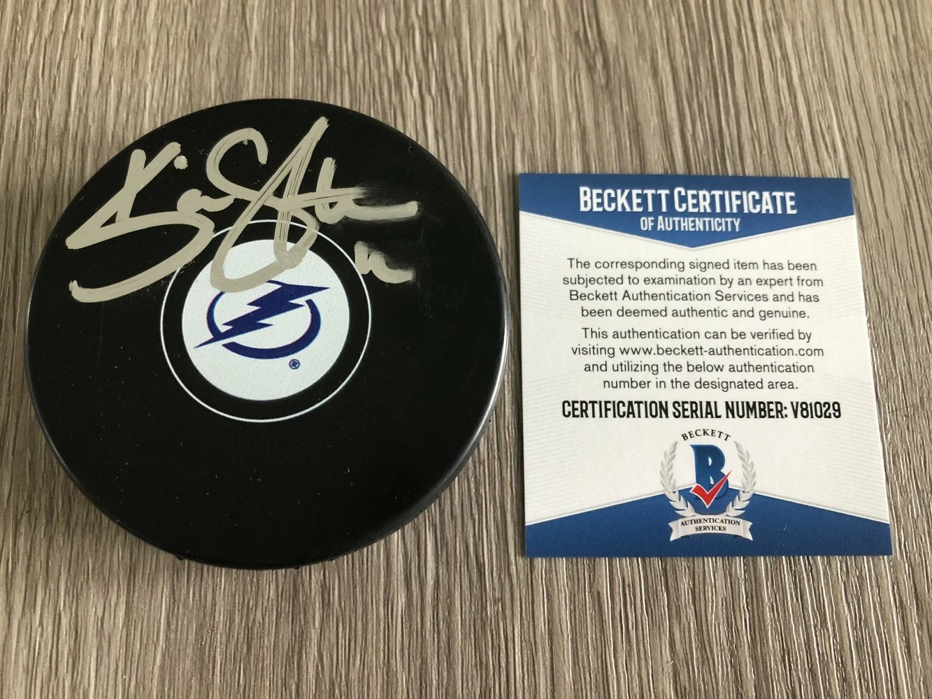 KEVIN SHATTENKIRK SIGNED TAMPA BAY LIGHTNING PUCK w/EXACT PROOF BECKETT COA BAS