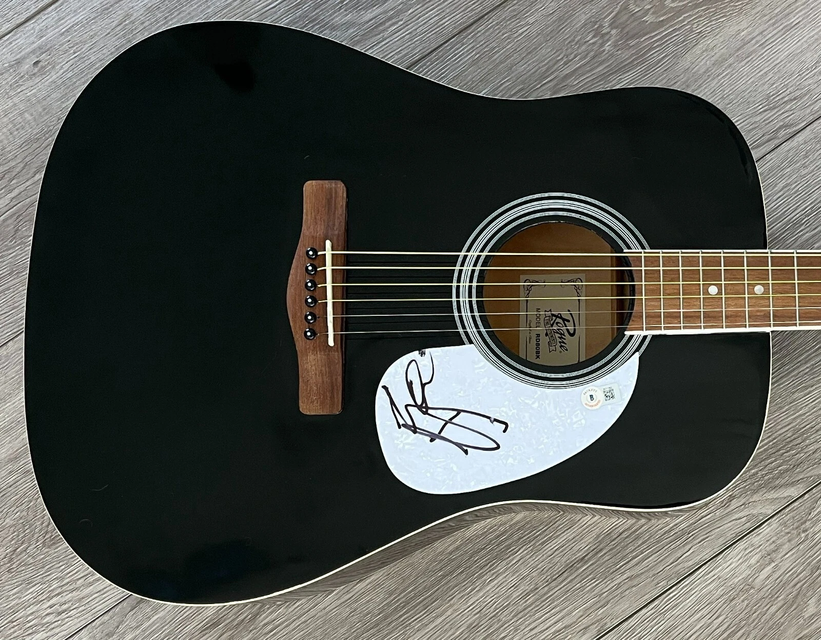 MADDIE & TAE SIGNED AUTOGRAPH ROGUE 41